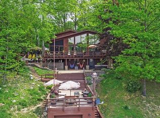 1141 Lake Vue Dr, Rome, OH 44085