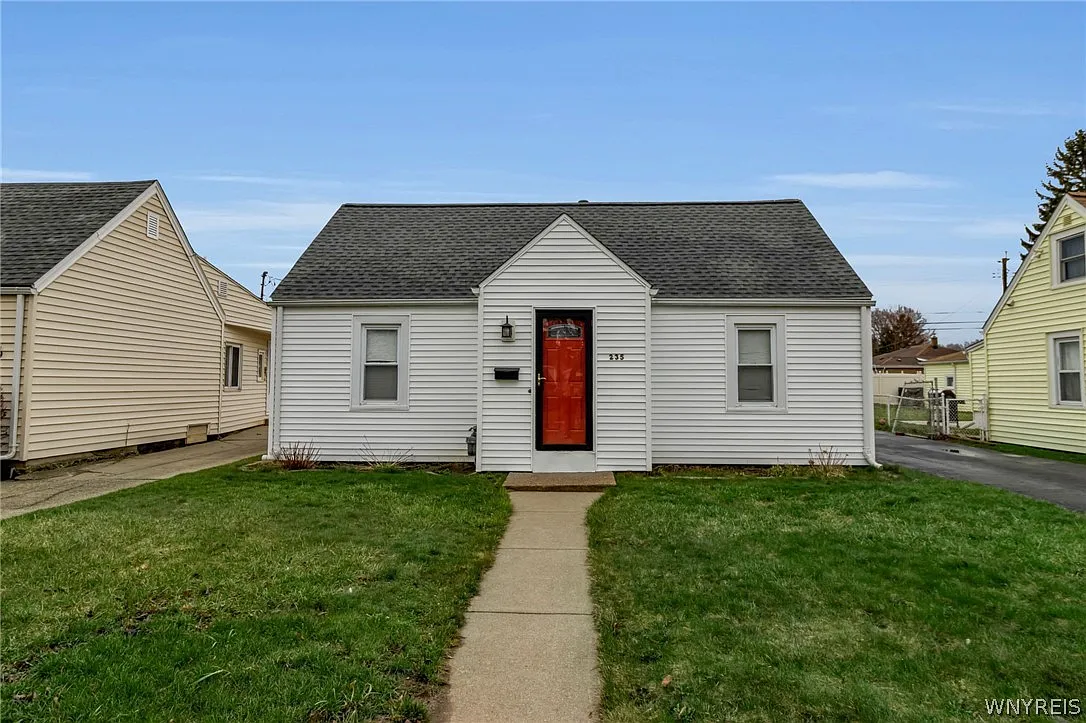 235 Knox Ave photo 1