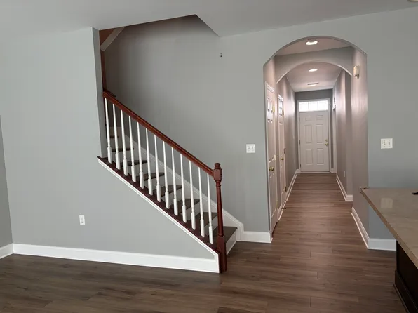 2128 Red Fox Dr, Hummelstown, PA 17036