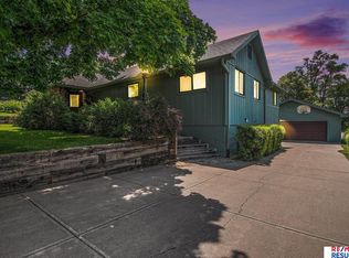 5811 V St, Omaha, NE 68117