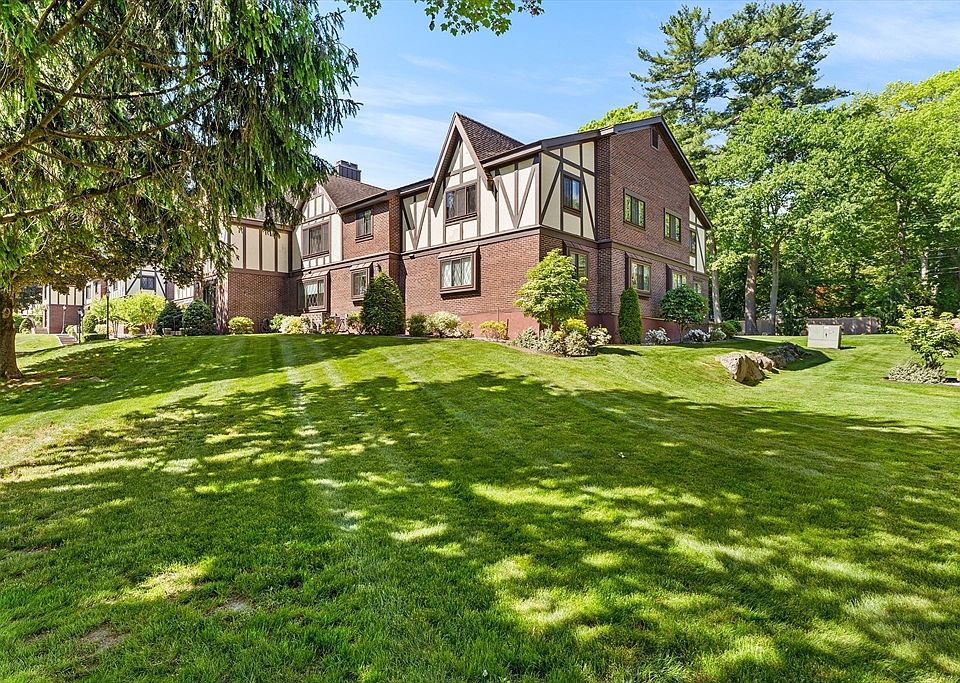 1st image of 12 Royal Lake Dr APT 8