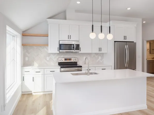 5 Oakhurst St #3, Dorchester Center, MA 02124