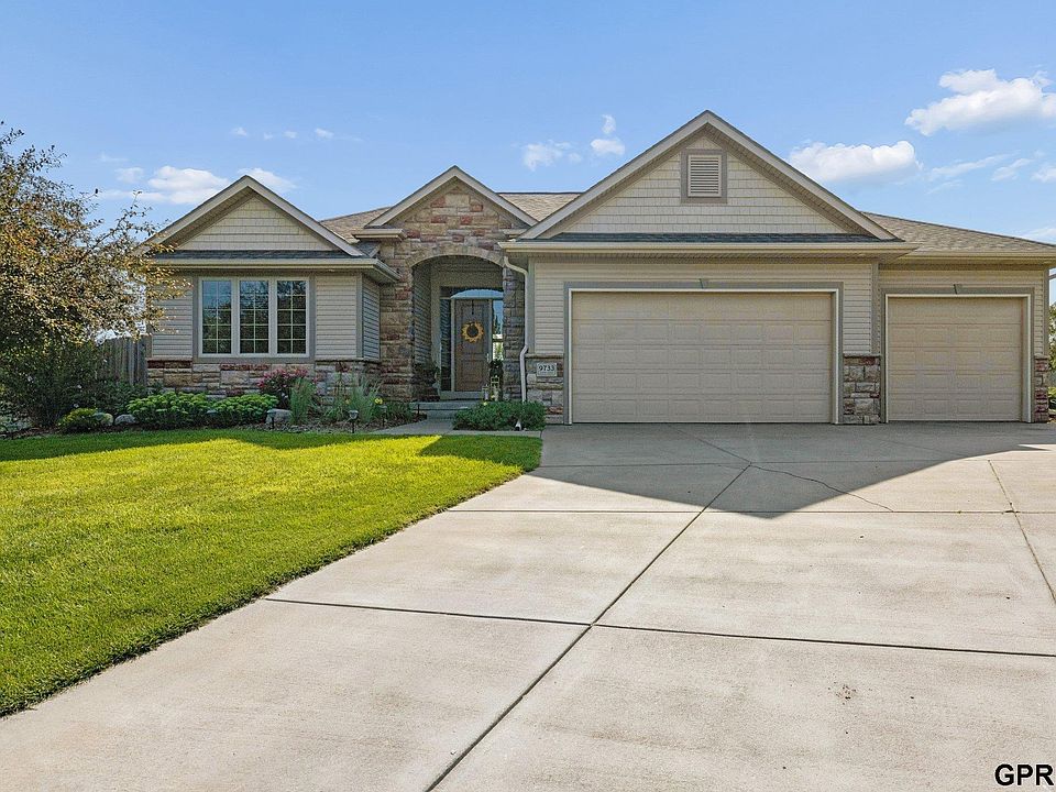 1st image of 9733 Andre Cir
