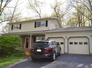 29 Highland Woods Blvd, Highland Mills, NY 10930