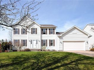 33165 Brackenbury Dr, Solon, OH 44139