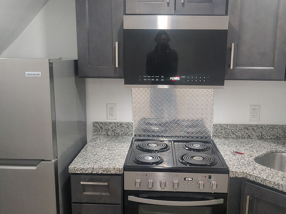 1st image of 802 E 39th St Floor 1