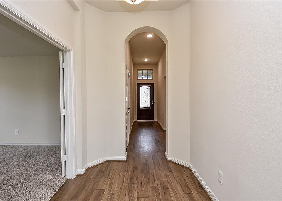 1st image of 18819 Oakland Manor Ln