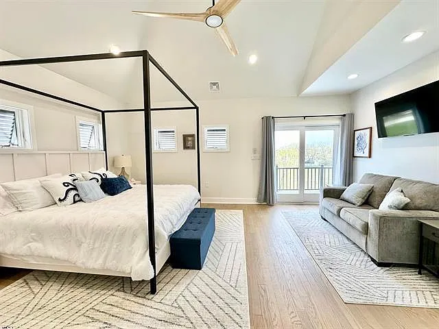 136 Lincoln Dr — Photo 20