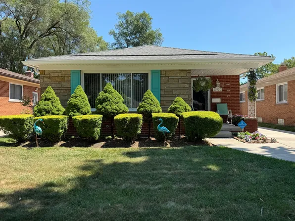 21920 Cloverlawn Ave, Oak Park, MI 48237