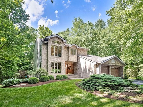 3rd image of 14119 Heritage Ln