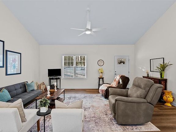 5th image of 543 Beaver Dam Rd