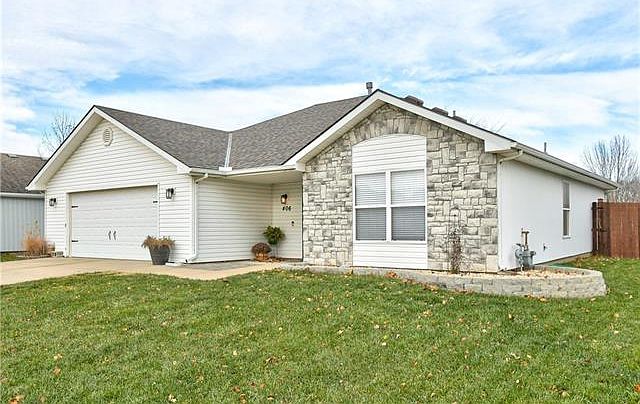 1st image of 406 SW Graystone Dr