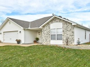 406 SW Graystone Dr, Grain Valley, MO 64029