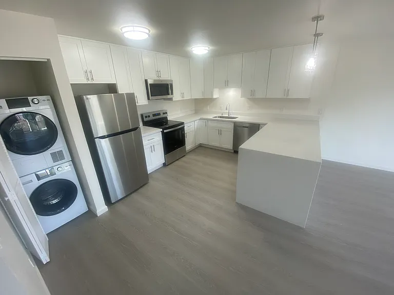 411 Euclid Ave #12 — Photo 1