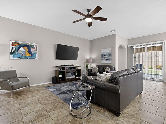 5th image of 8112 Ronan Ct NE