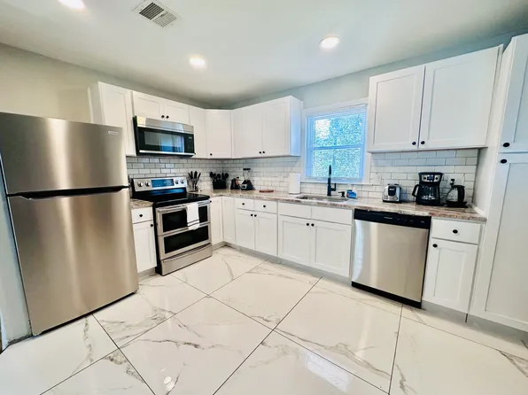 1873 Shepard Ave, New Haven, CT 06518