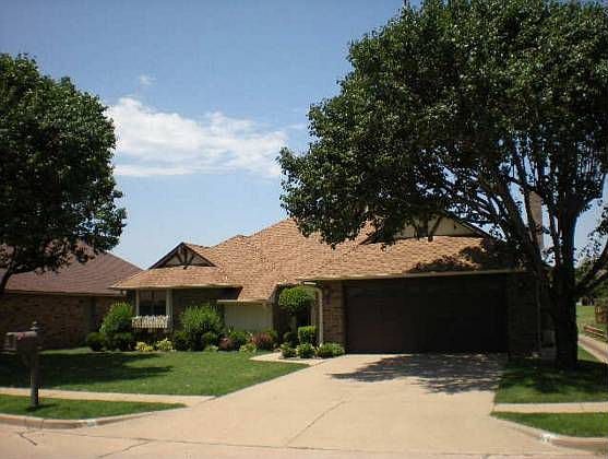 1st image of 813 Brentwood Dr