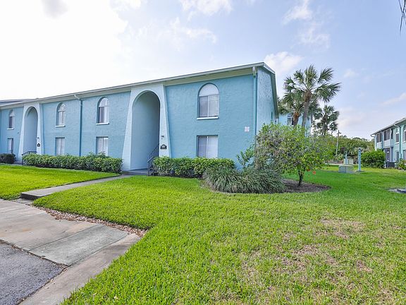 3rd image of 284 115th Ave N APT 3