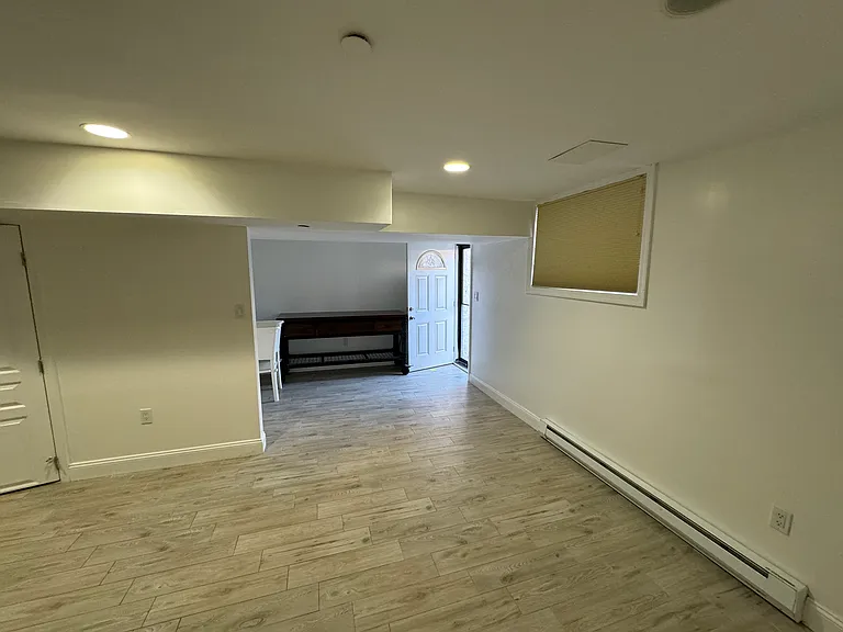 1188 Fairfax Ave #BASEMENT — Photo 3