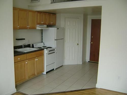 1st image of 1548 E Main St APT 107