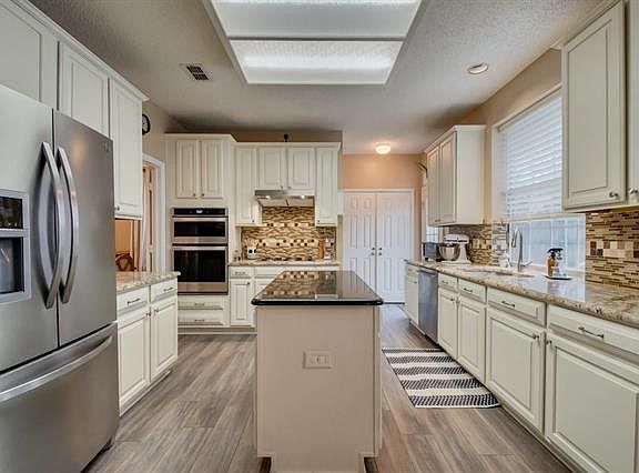 4th image of 1604 Yaggi Dr