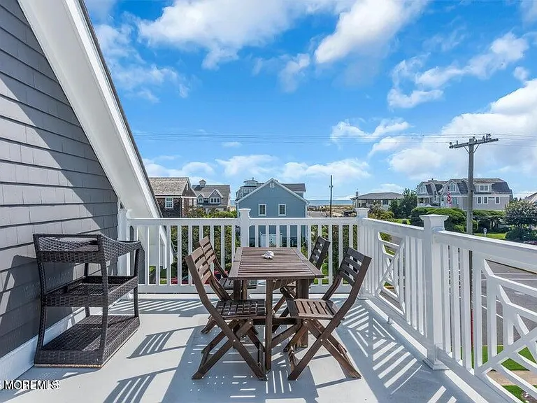 101 Neptune Pl — Photo 42