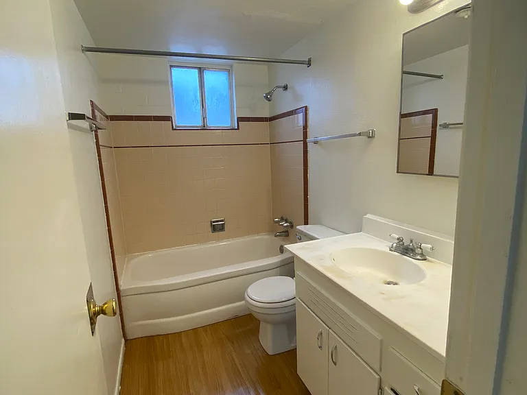 1827 W Tuckey Ln #3 — Photo 8