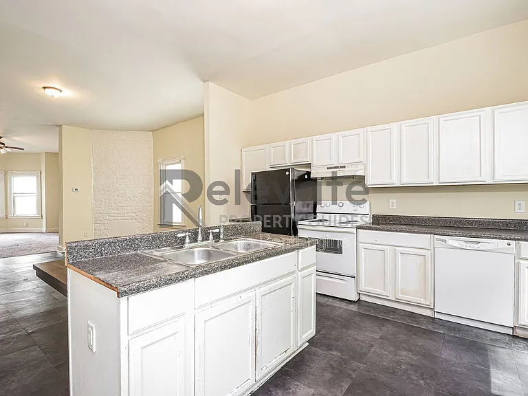 1313 N 20th St — Photo 7