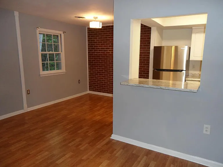 1814 Yardley Cmns #1814U — Photo 7