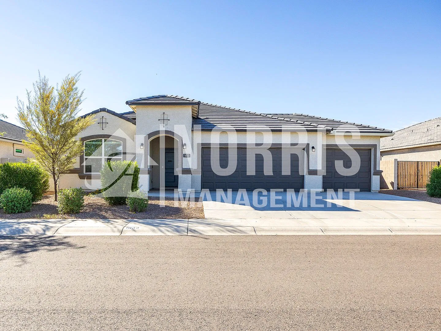 Beautiful Large Home in North Casa Grande — Photo 1