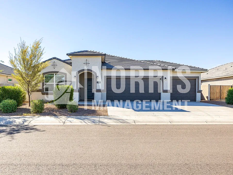 1033 W Descanso Canyon Dr