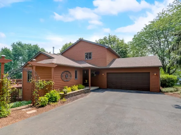 40W550 S Bridle Creek Dr, St Charles, IL 60175