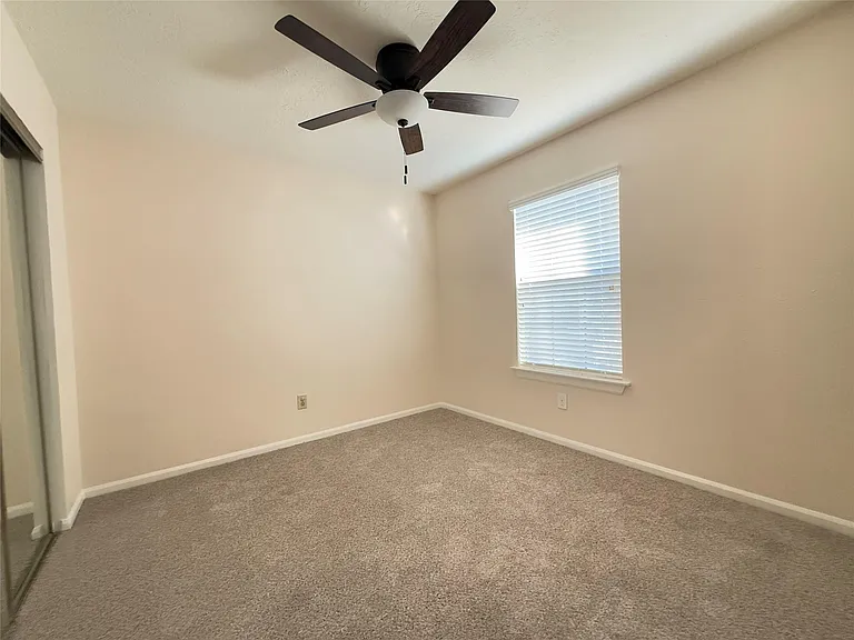 1559 Hillside Elm St — Photo 23