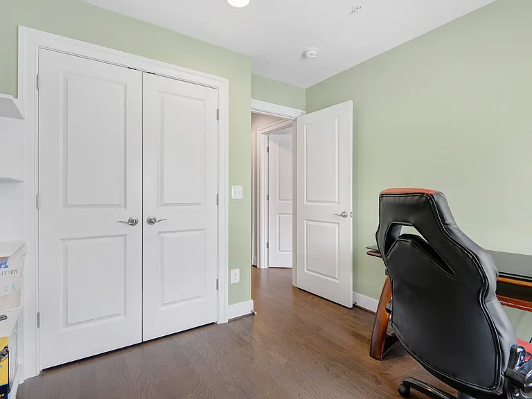 1722 Gainesville St SE — Photo 10