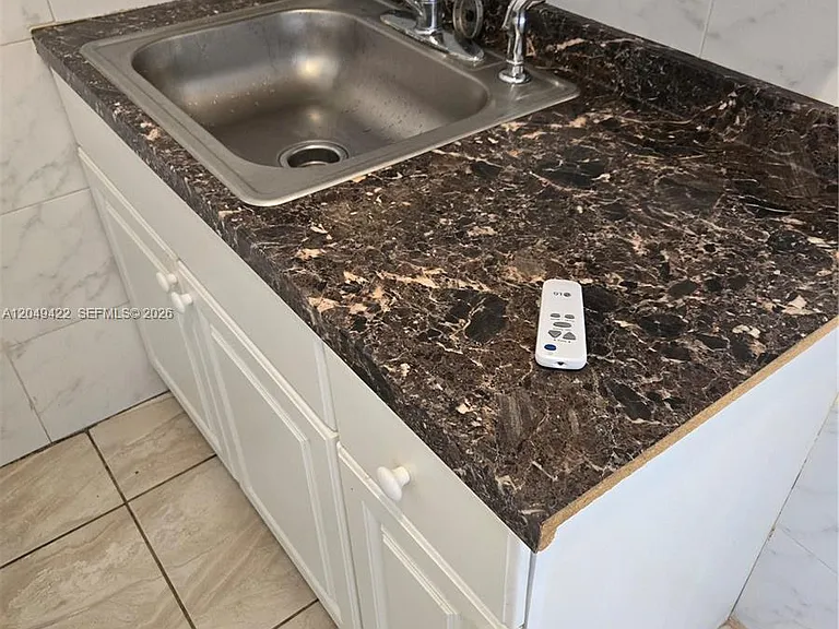 400 SW 21st Ave #3 — Photo 12
