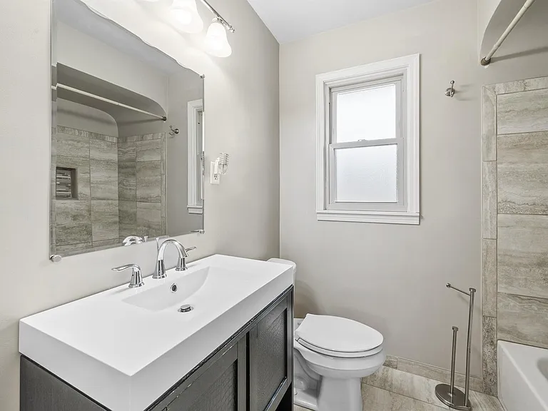 24955 Lakeland St — Photo 4