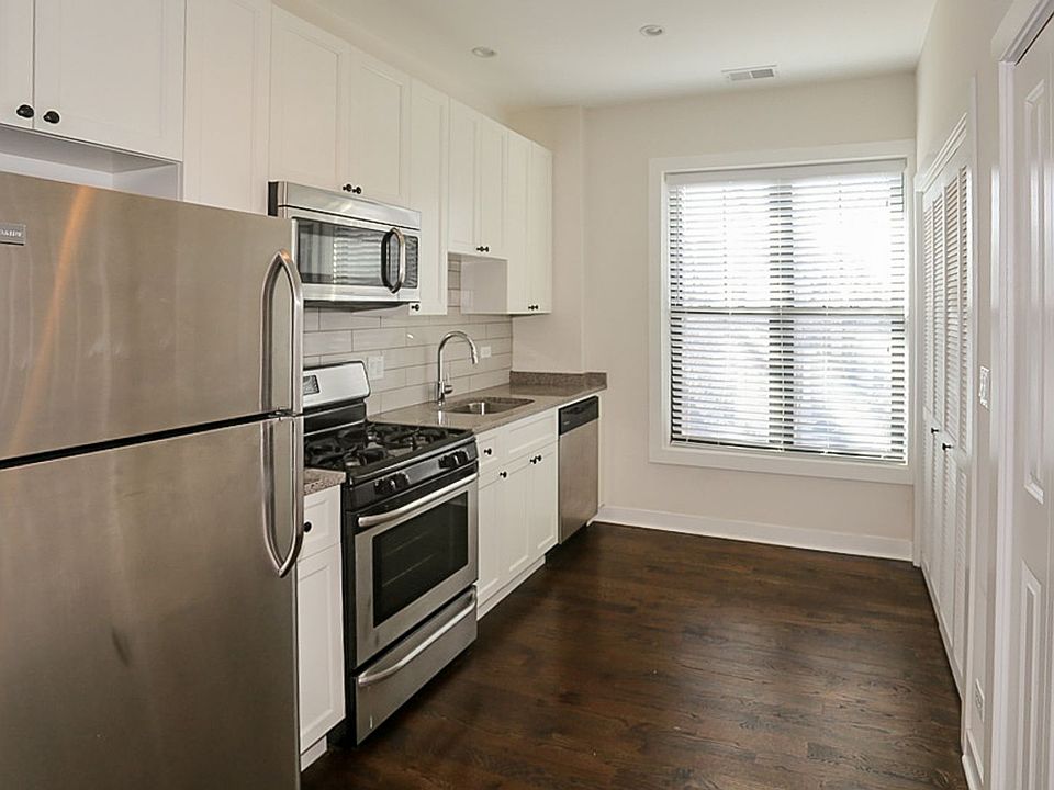 1st image of 1603 W Belle Plaine Ave #2