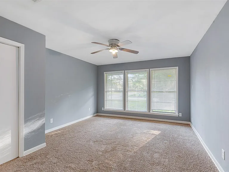 10502 Royal Oaks Dr — Photo 11