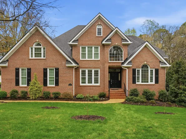 401 Tynemouth Dr, Cary, NC 27513