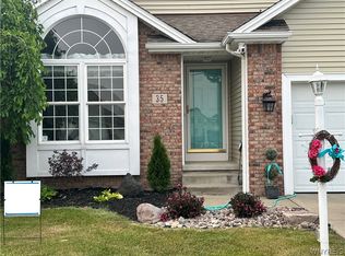 35 Cardinal Ln, North Tonawanda, NY 14120