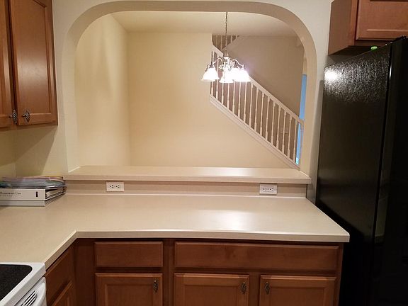 Kitchen bar top into dining area