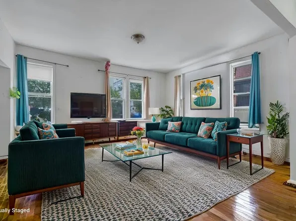 709 10th St, Union City, NJ 07087