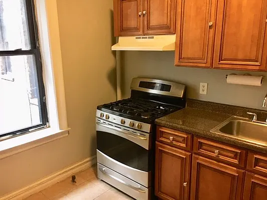 Rented by Griffith Real Estate | media 6