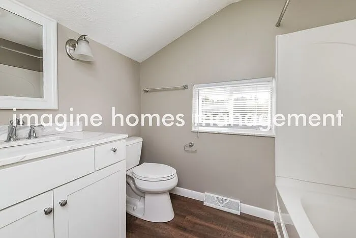 2392 Ashdale Dr — Photo 12
