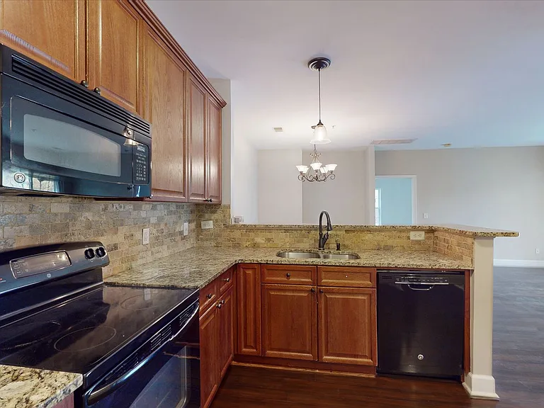 7231 Althorp Way #R2 — Photo 4
