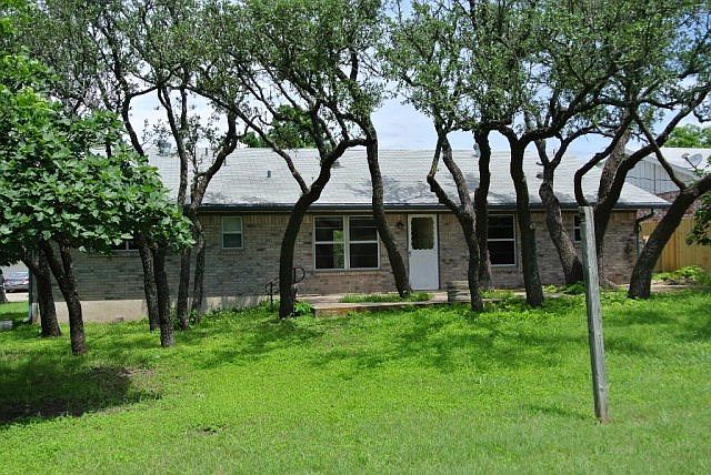 2nd image of 703 Bow Ln