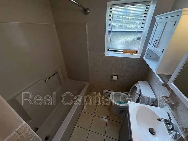422 Spring St #1 — Photo 16