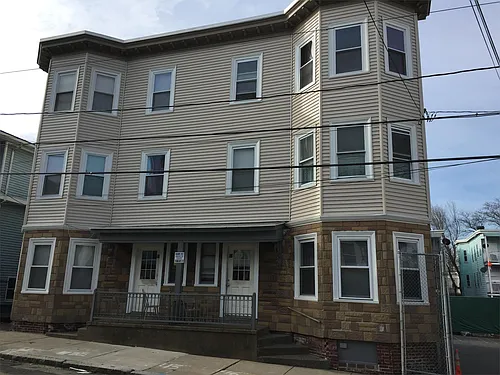 53 Maverick St #2 Photo 1