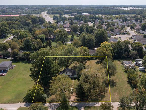3rd image of 730 Woodward Ln