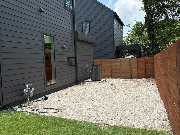 1800 Crown Dr #2 — Photo 4